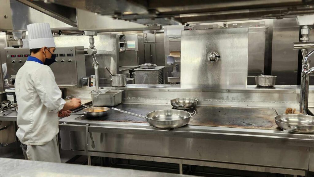 who needs kitchen cleaning services​ in brampton