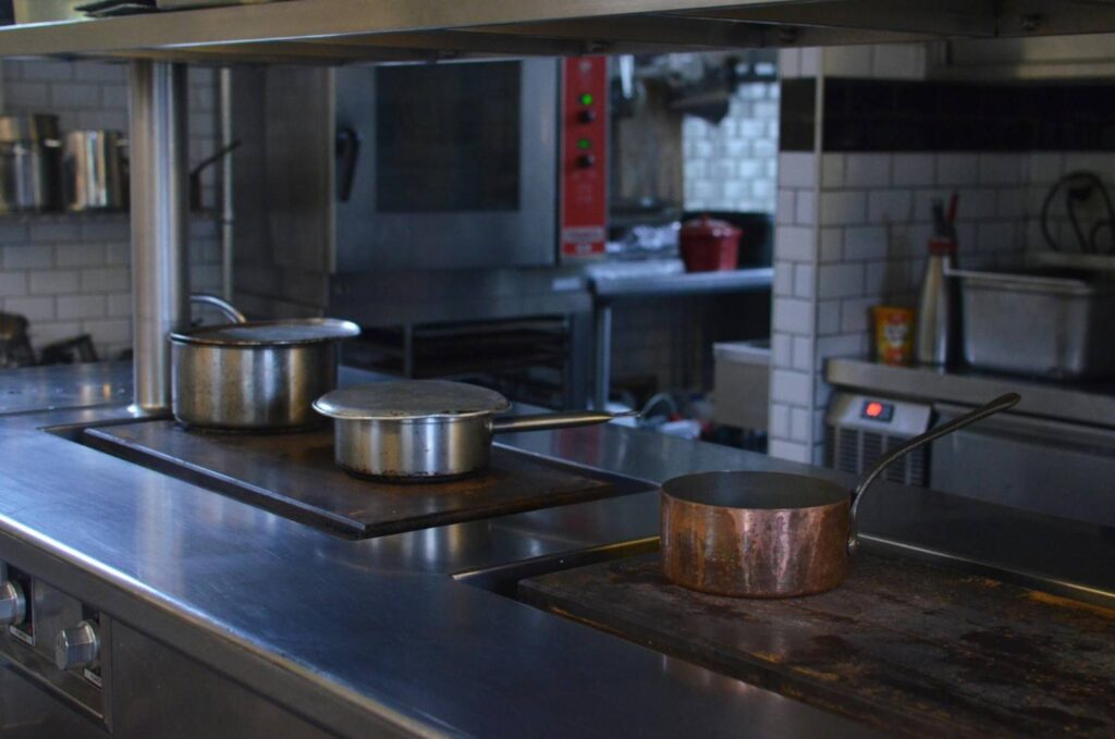 choosing restaurant equipment cleaning